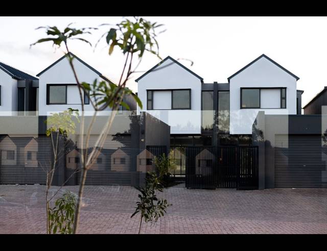 3 BEDROOM APARTMENT FOR SALE IN SHEFFIELD BEACH